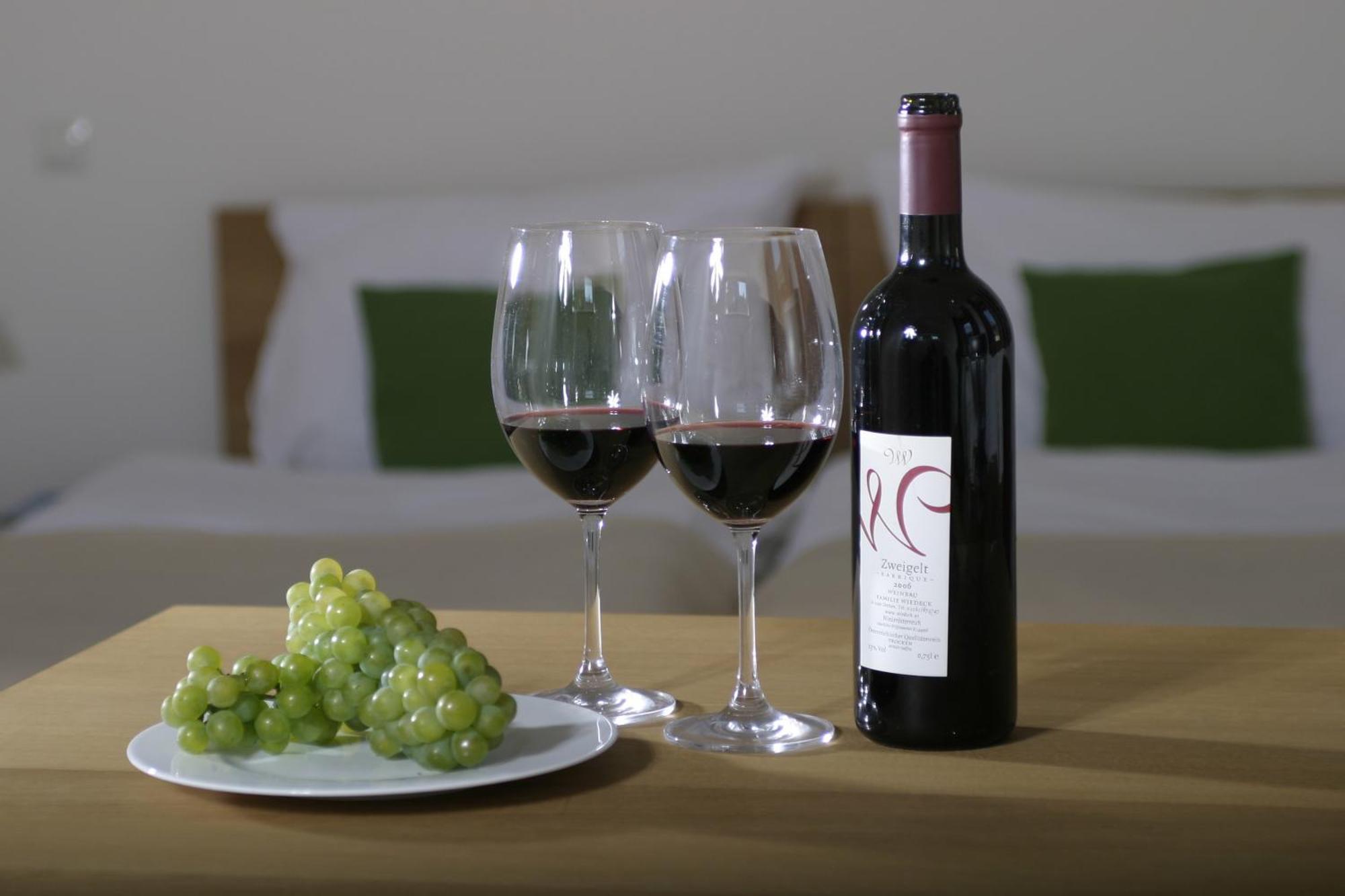 Wein + Bett Wiedeck Stetten Kültér fotó